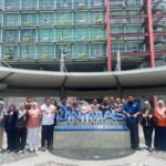 Prof. Izwan (lima dari kanan) bergambar bersama barisan pegawai HEPA UA pada Bengkel Pengurusan dan Aplikasi Portal Media dan Keterlihatan Universiti Awam Tahun 2026 di Universiti Malaysia Sarawak (UNIMAS).