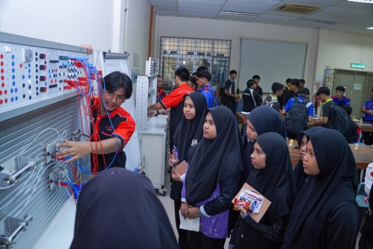 Pneumatik dan Hidraulik menjadi tumpuan pelajar sempena MECHFA 2026 di JKM PMS